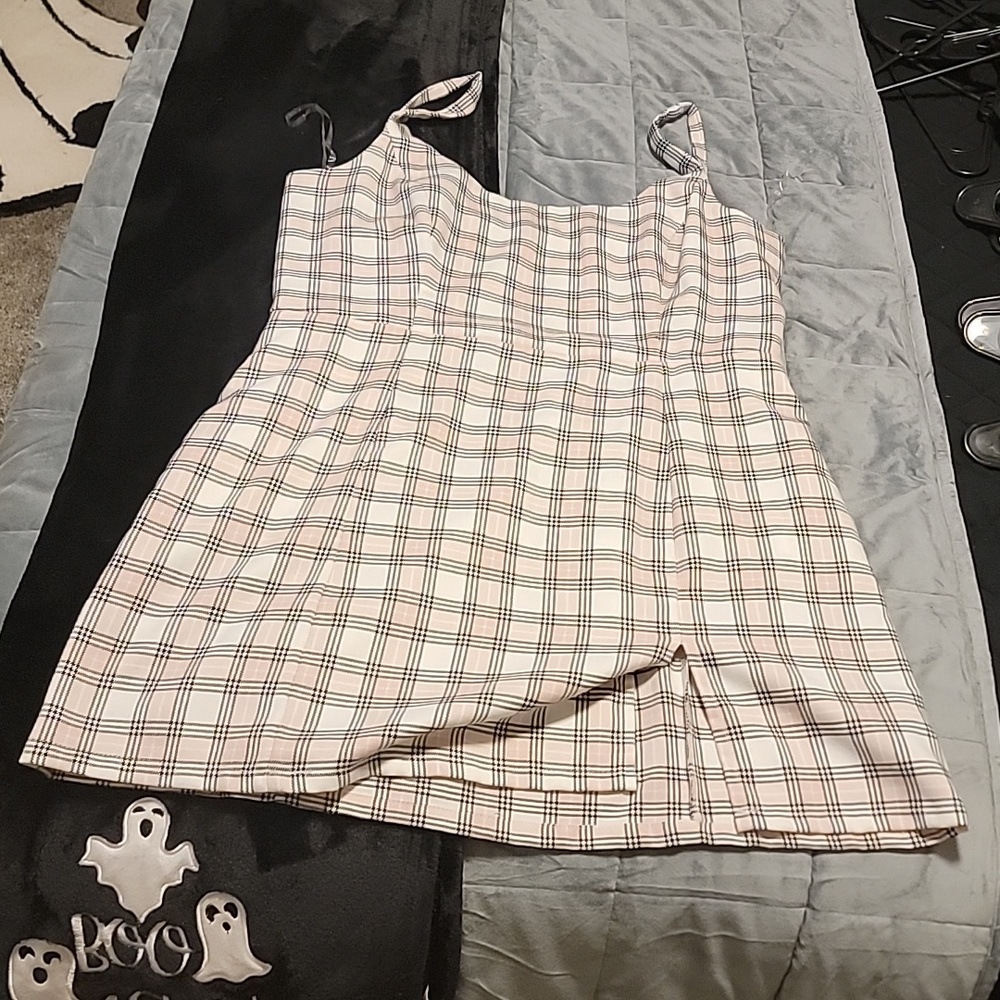 XL Aeropostale plaid pink, white, and black dress